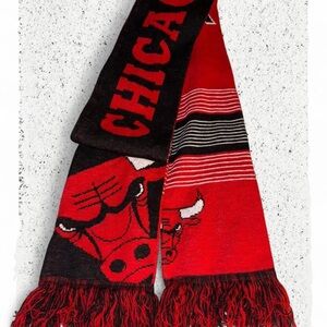Red and Black Chicago Bulls Scarf